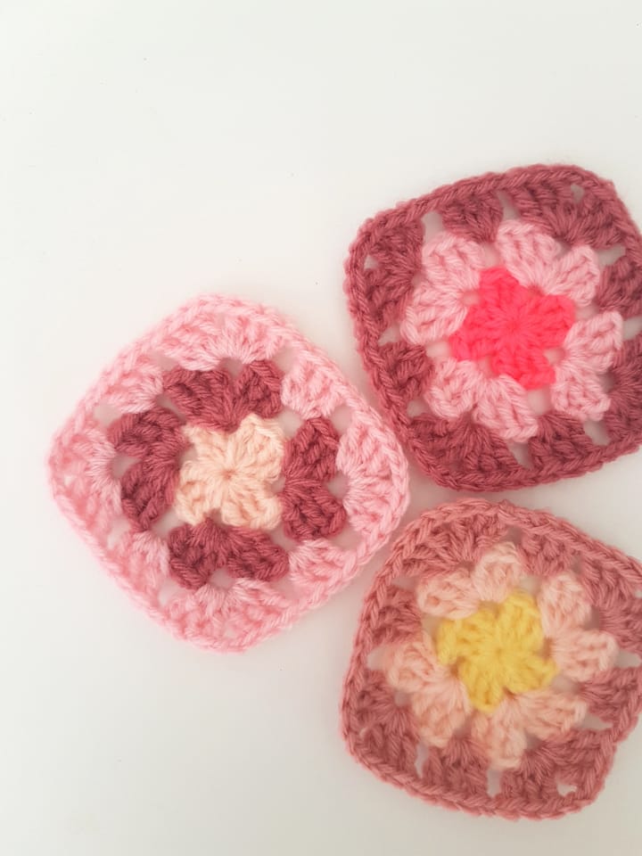 atelier crochet granny squares