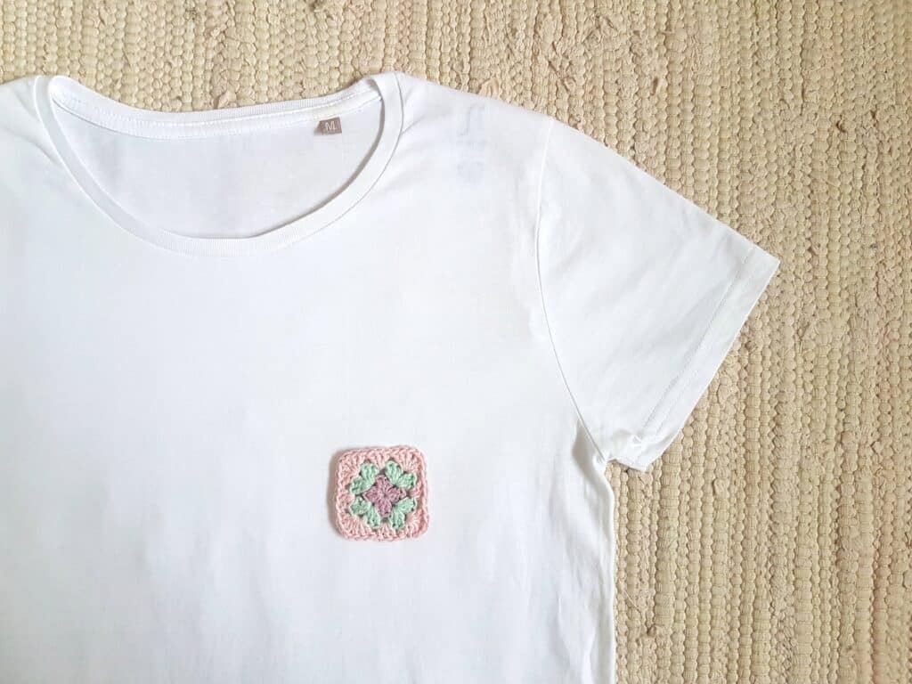 DIY crochet personnaliser tee shirt