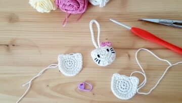 porte-clés hello kitty en crochet