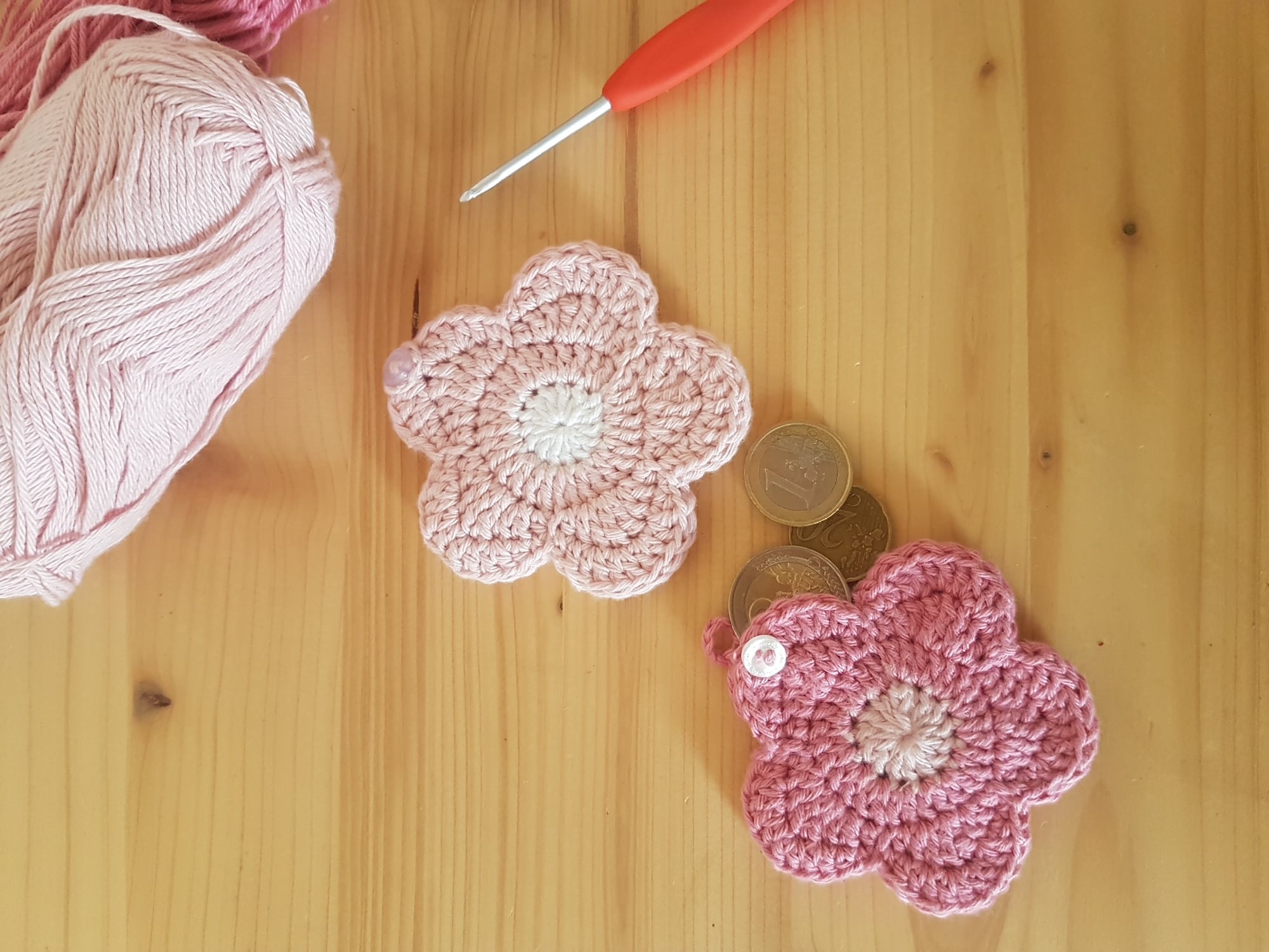 Tuto crochet gratuit un portemonnaie en forme de fleur