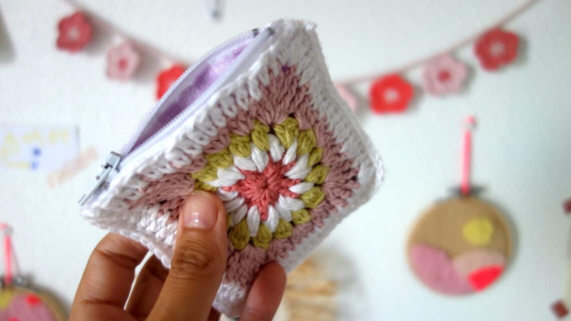 comment doubler pochette en crochet