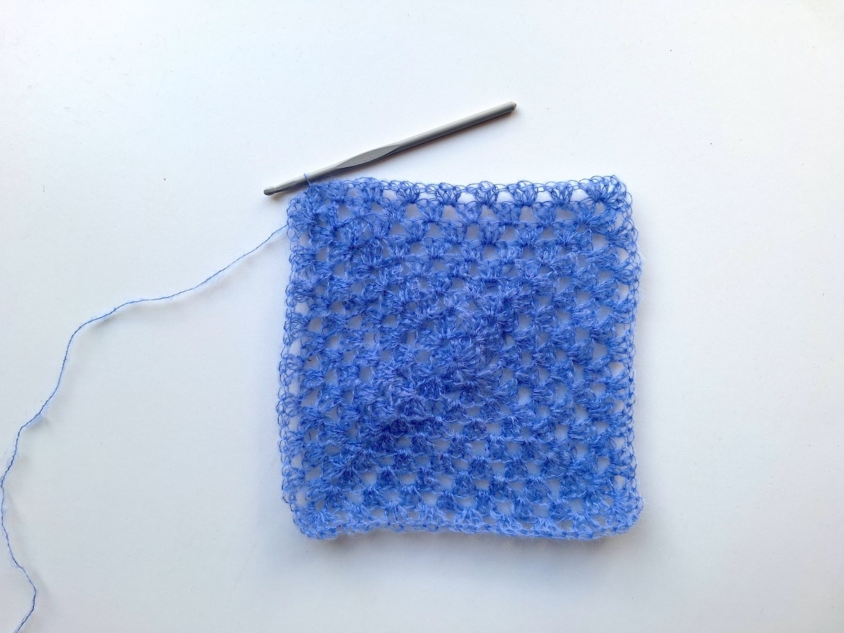 Tuto gratuit pour crocheter une balaclava en granny squares