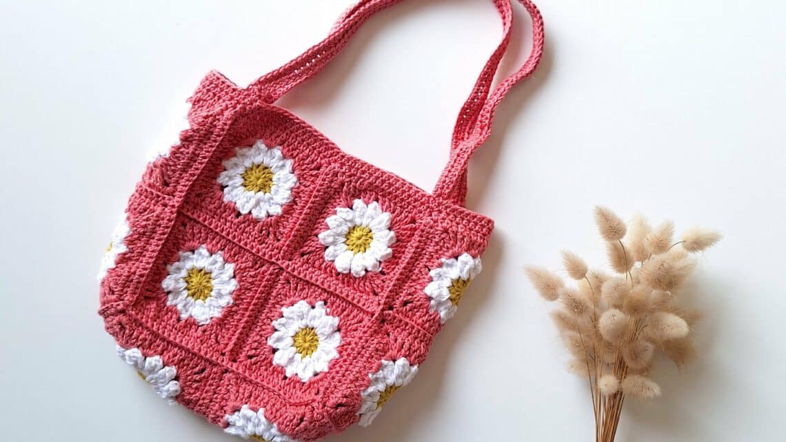 crocheter sac en granny squares fleur