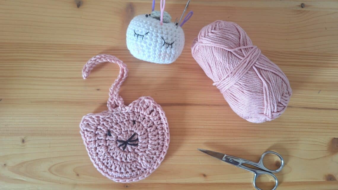 tuto pochette chat en crochet