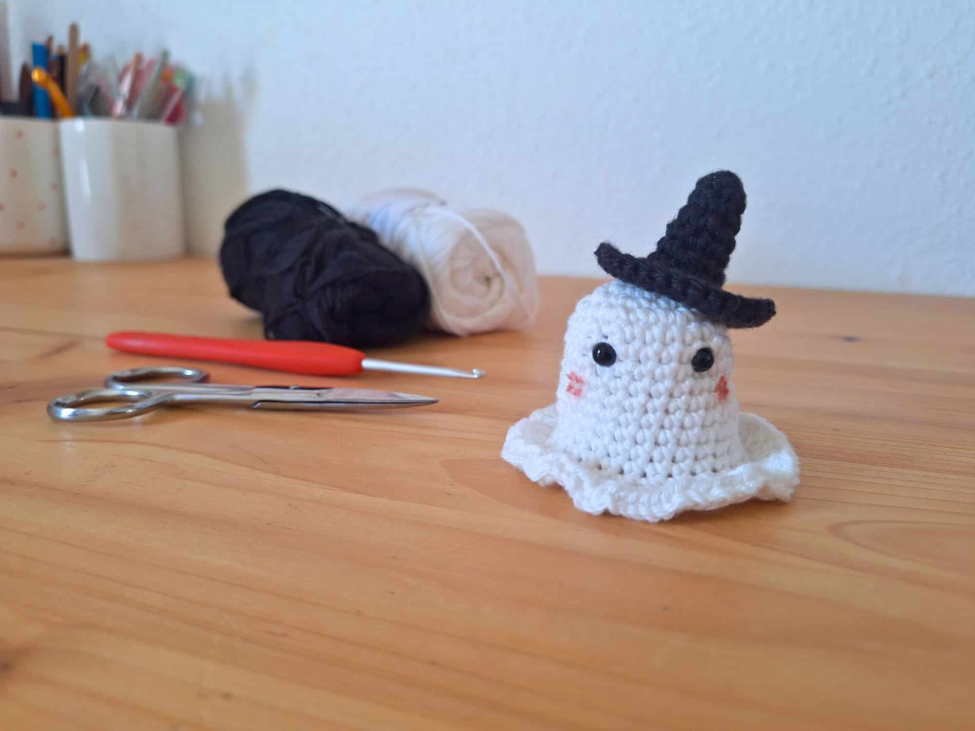Tuto facile : un petit fantôme en crochet pour Halloween