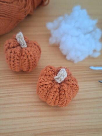mini citrouille au crochet facile