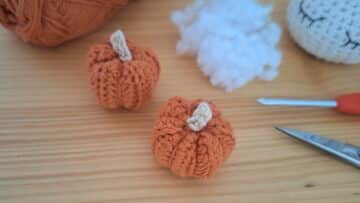 mini citrouille au crochet facile