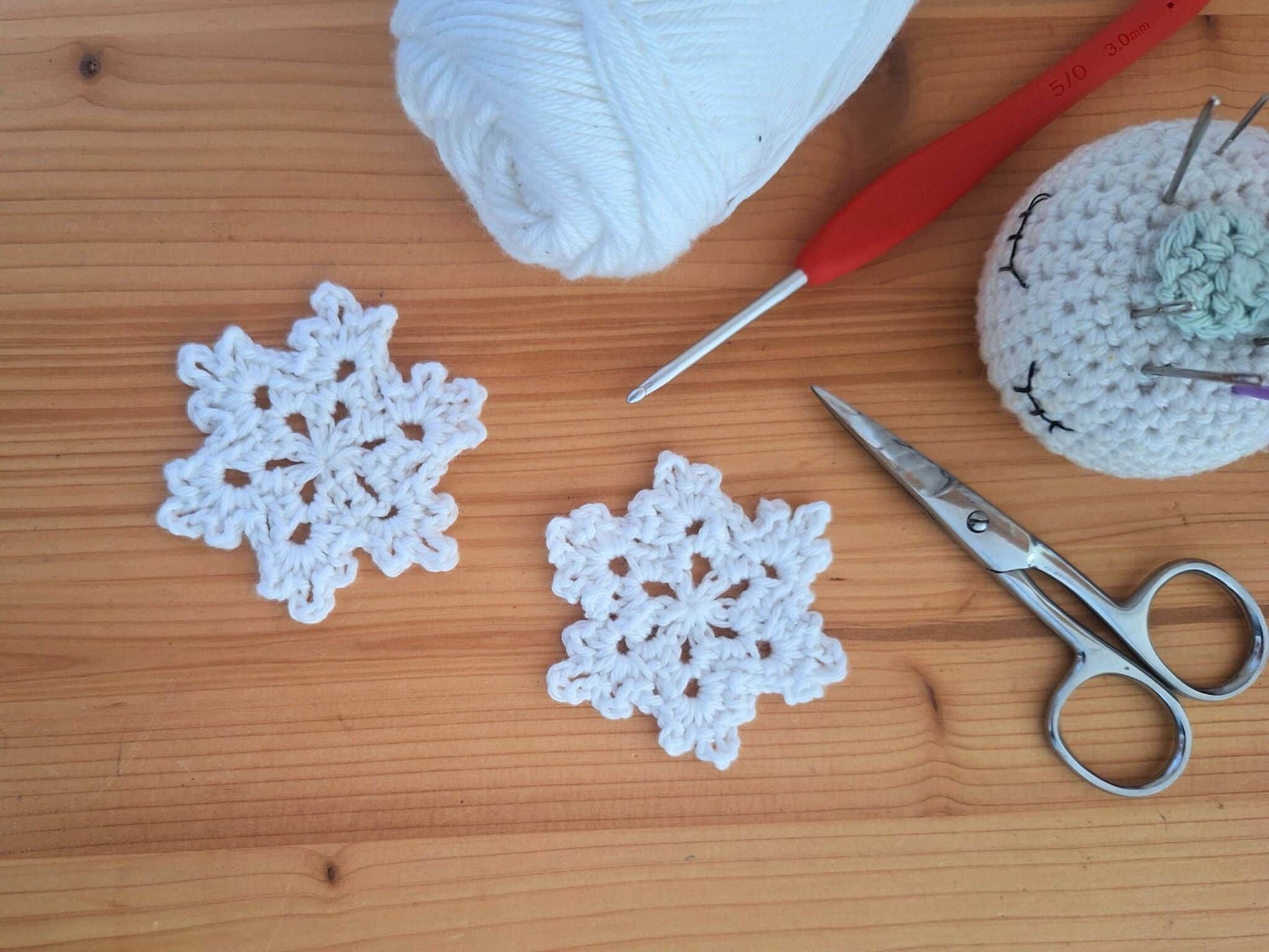 Flocon de neige en crochet : tuto gratuit et facile pour décoration de Noël