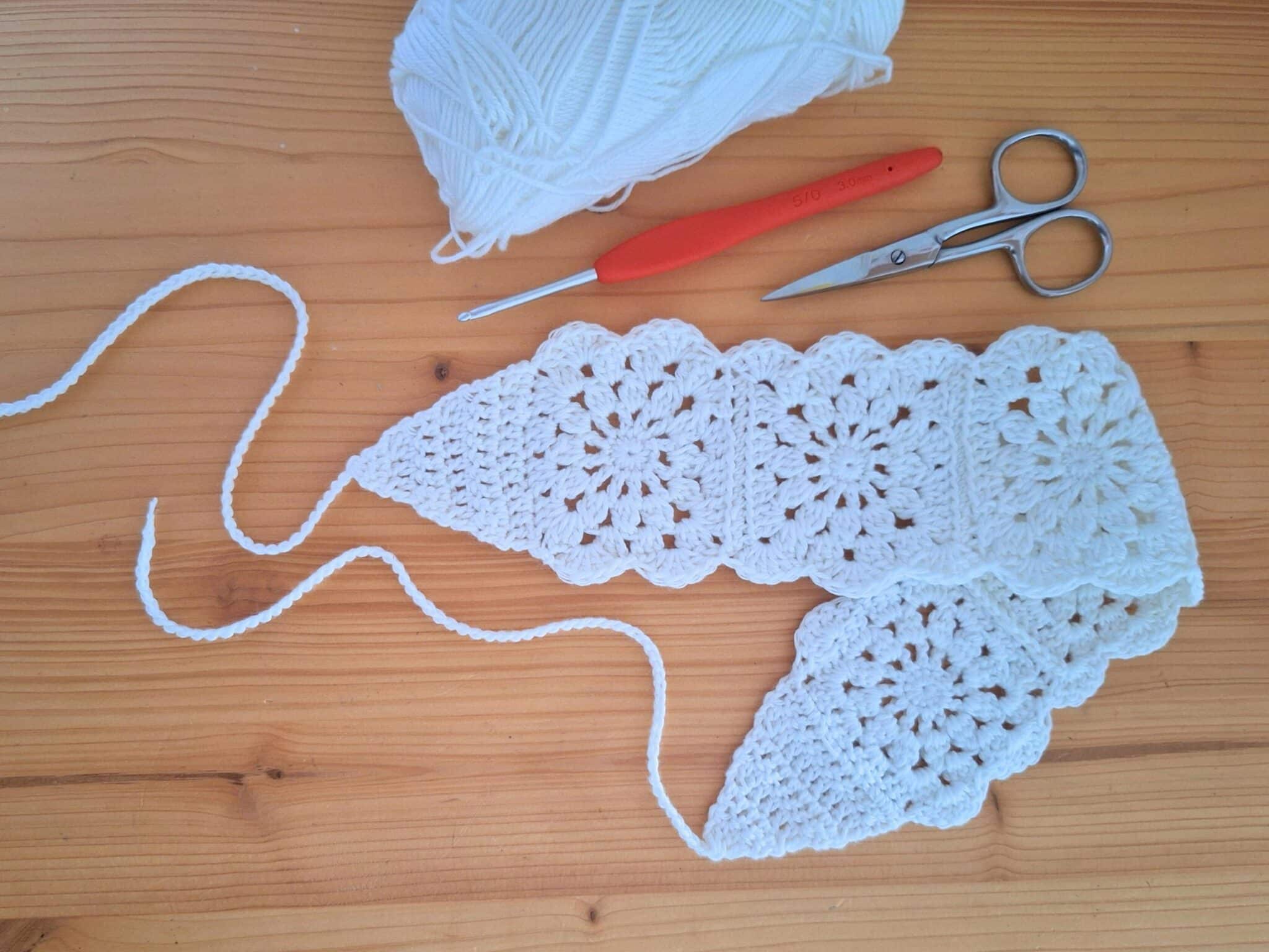 Bandeau à cheveux au crochet facile : tuto headband bohème granny