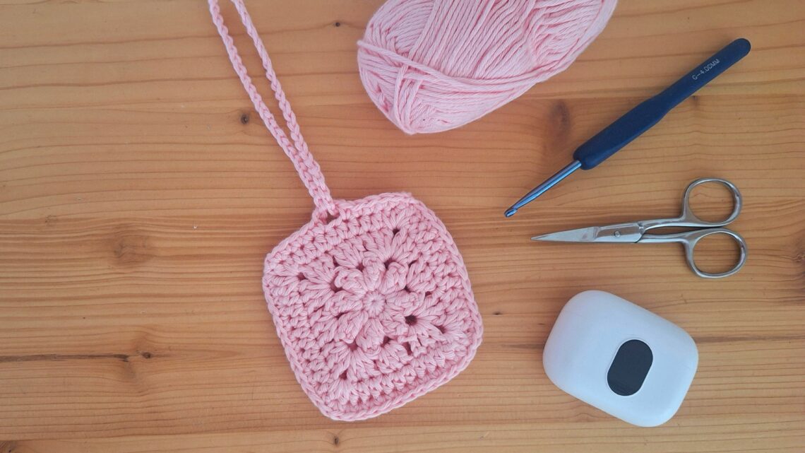 tuto pochette écouteurs crochet