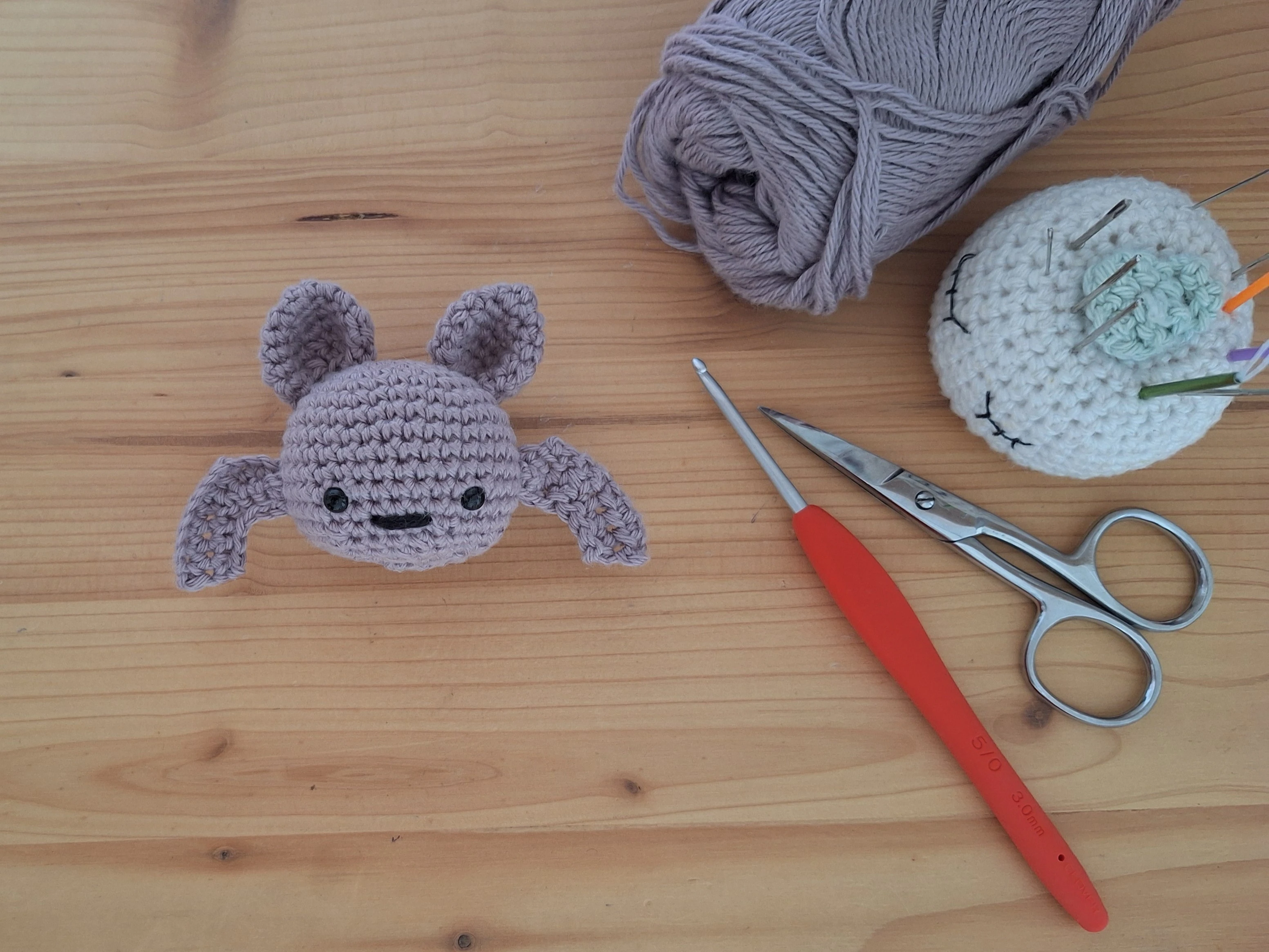 Amigurumi chauve-souris au crochet : tuto facile pour Halloween